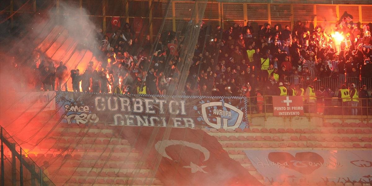 Trabzonspor za útok na rozhodcu s pokutou 280 000 eur a 4 zápasy bez divákov