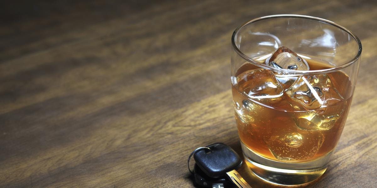 Polícia obvinila 55-ročného vodiča, v dychu mal 2,35 promile alkoholu