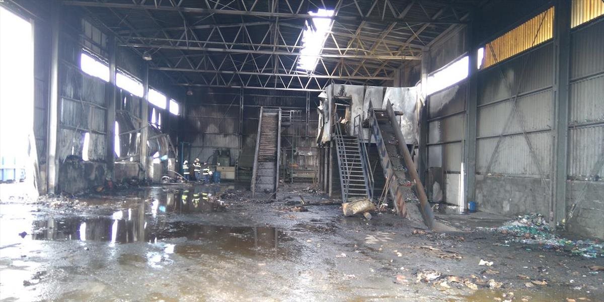 FOTO Požiar haly v Zohore: V budove bolo sedem zamestnancov