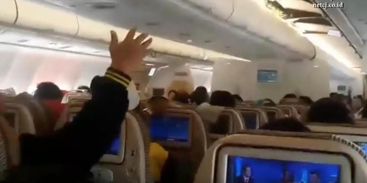 VIDEO Turbulencie počas letu: Ľudia kričali v panike, zranilo sa 32 ľudí