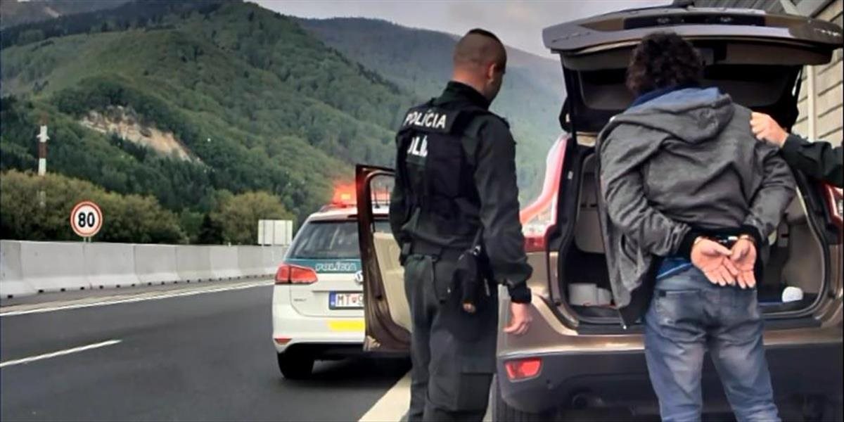 VIDEO Policajná naháňačka na diaľnici D1: Zlodej unikal rýchlosťou 200 km/h
