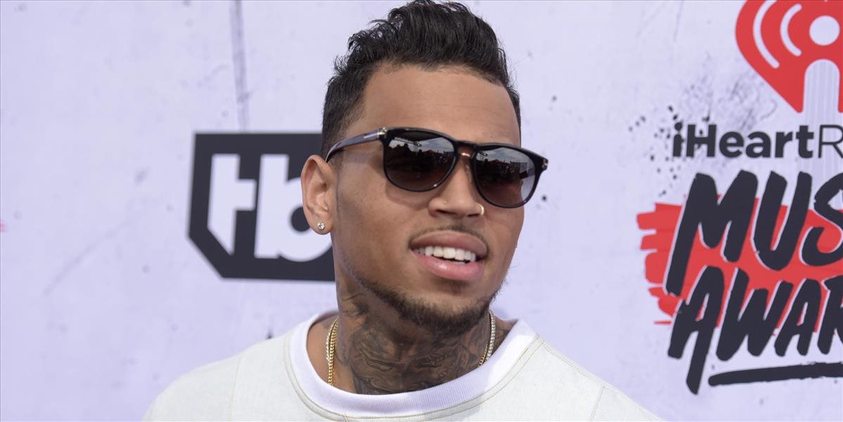 Chris Brown zverejnil singel Grass Ain't Greener