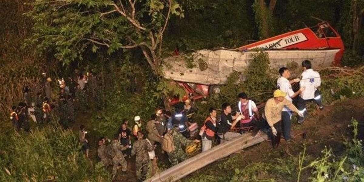 Tragická nehoda v Indii: Autobus plný ľudí sa zrútil z mosta, potvrdili už namenej 17 mŕtvych
