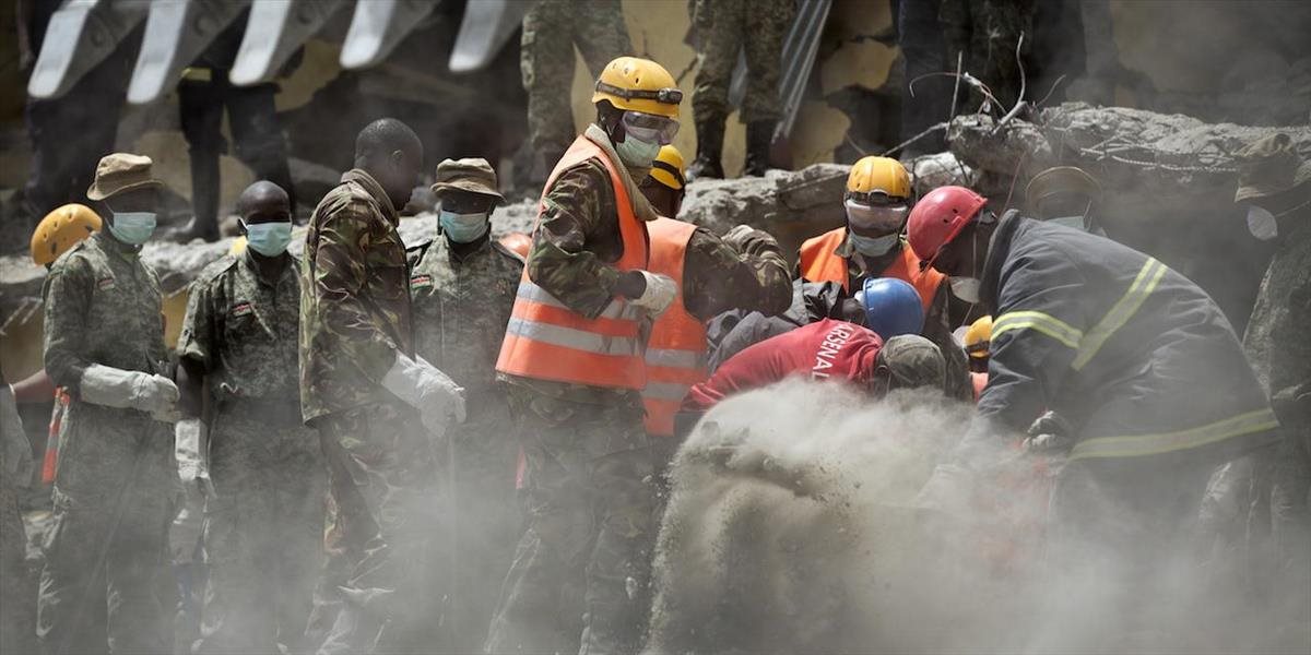 Šesť dní po zrútení budovy v Keni zachránili z trosiek štyroch živých ľudí