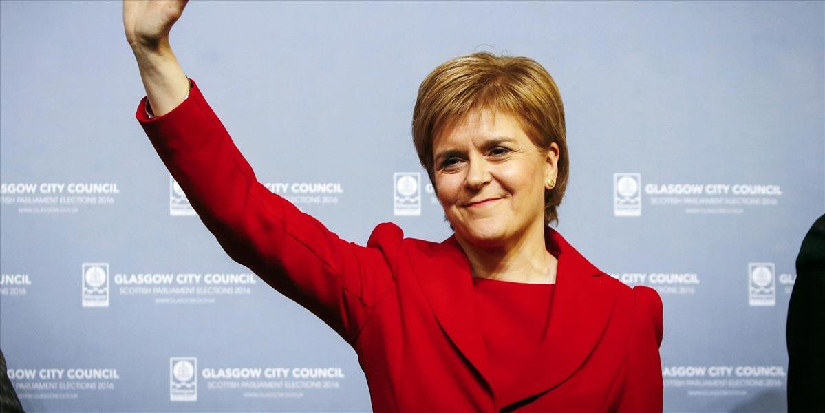 Vo voľbách zvíťazila Škótska národná strana, nadpolovičnú väčšinu však nezískala