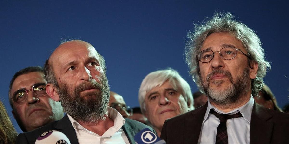 Výbor na ochranu novinárov kritizuje Turecko za rozsudok v kauze Cumhuriyet