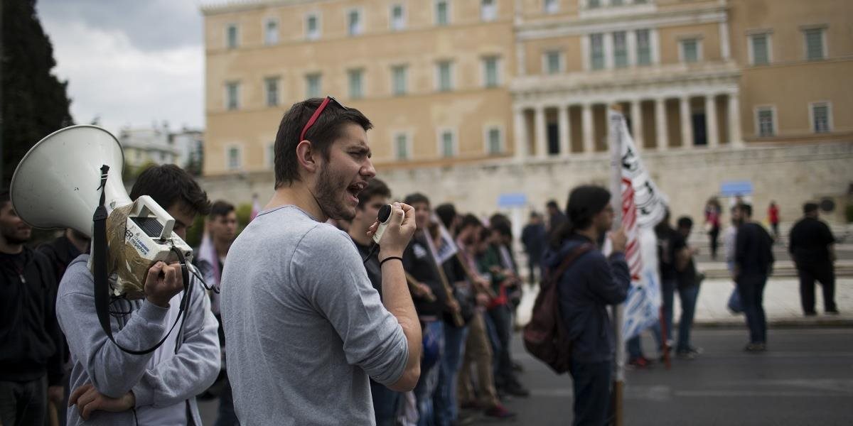 Grécki odborári pokračujú v generálnom štrajku