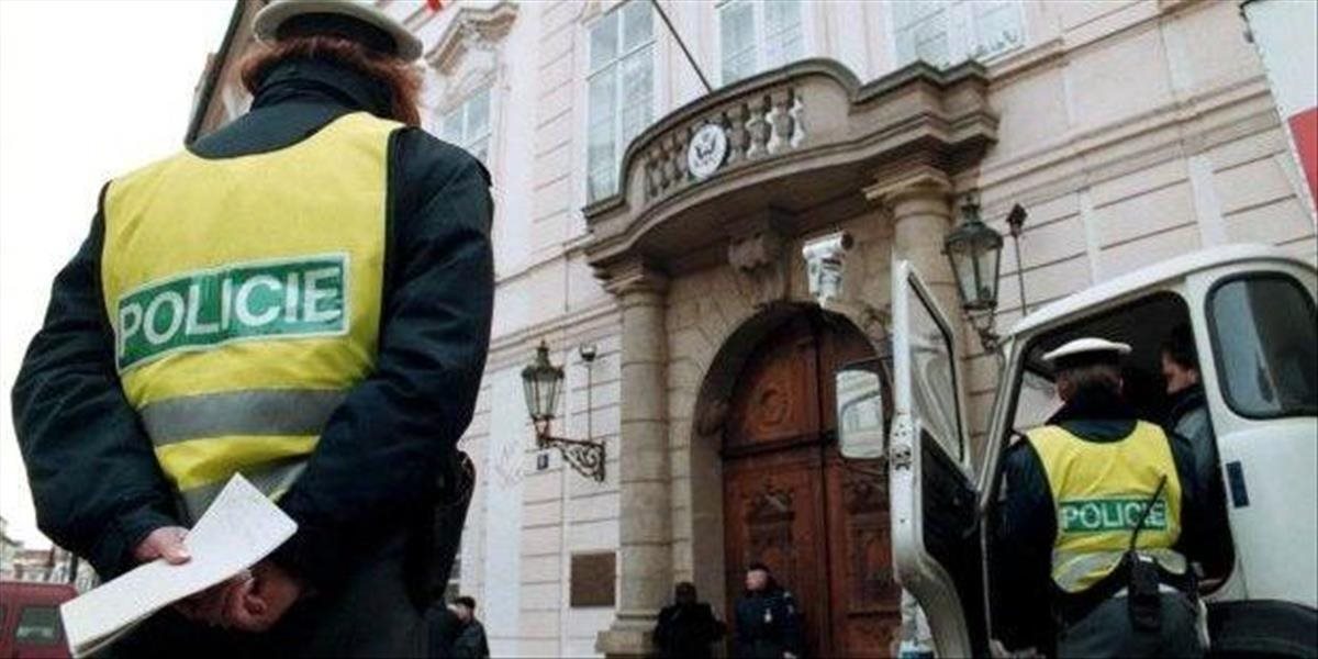 Anonyma, ktorý nahlásil bomby na niekoľkých miestach v ČR, zadržala polícia