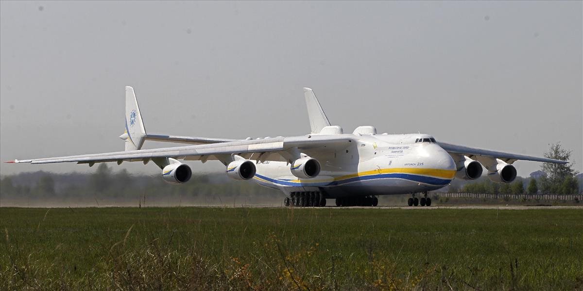 FOTO a VIDEO V Prahe pristálo najväčšie lietadlo na svete