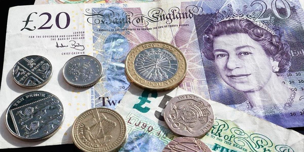 Ak Briti odhlasujú odchod z EÚ, libra oslabí o pätinu