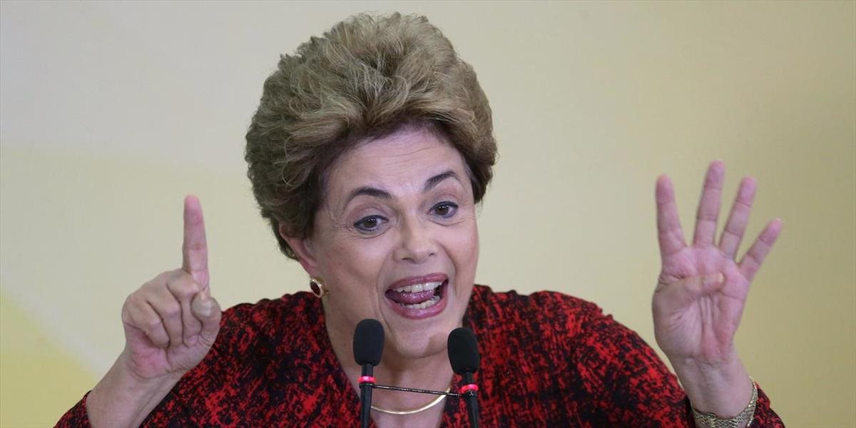 Prezidentke Rousseffovej hrozí odvolanie, už si odniesla veci z úradu