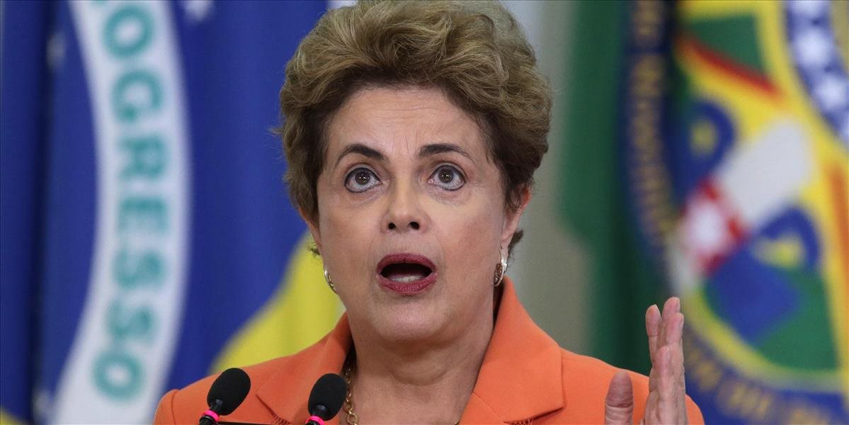 Brazílsky senát dočasne zbavil funkcie prezidentku Rousseffovú, končí aj jej vláda