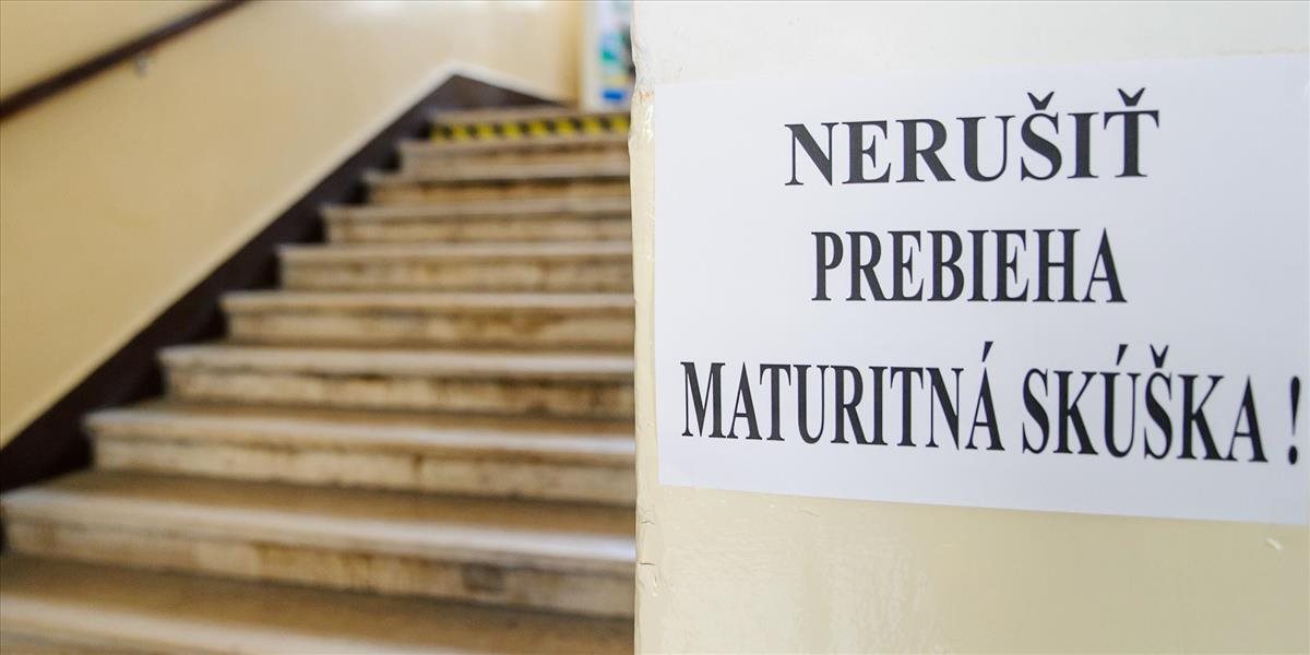Maturanti zvládli test zo slovenčiny priemerne na 53,4 percenta