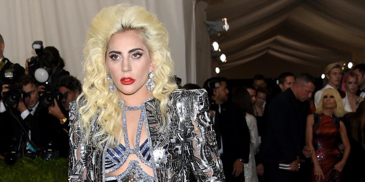 Lady Gaga si napokon nezahrá vo filme o Dionne Warwick
