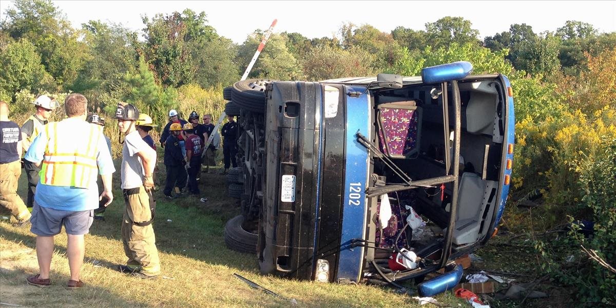 Nešťastie v Texase: Ôsmi ľudia zahynuli pri nehode autobusu