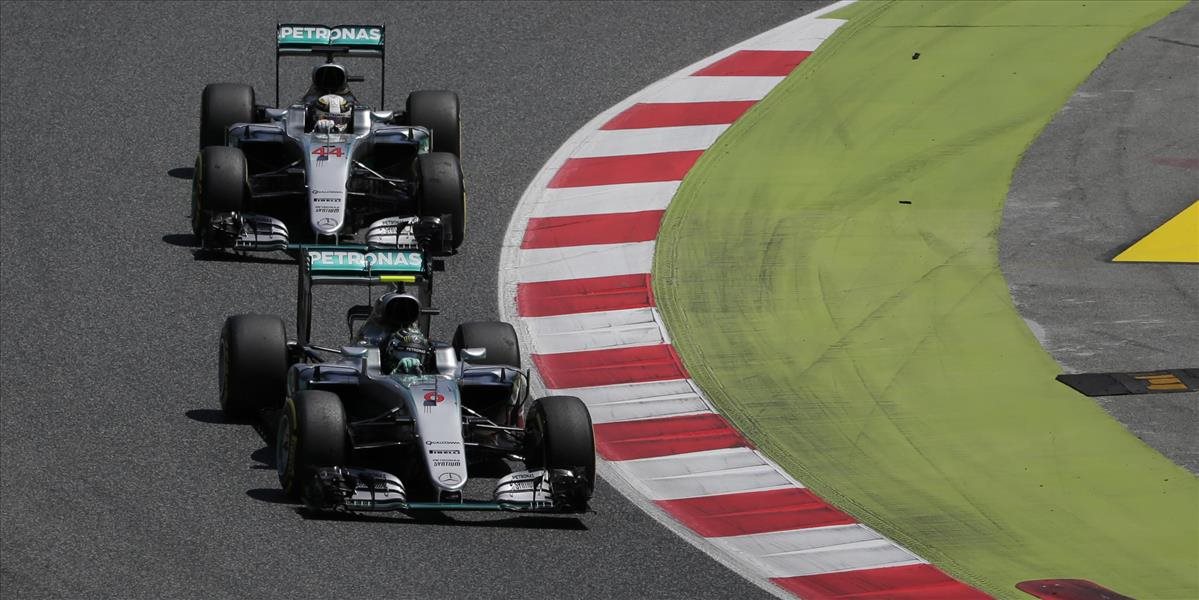 F1: V Mercedese napriek nehode stále voľnosť pre jazdcov