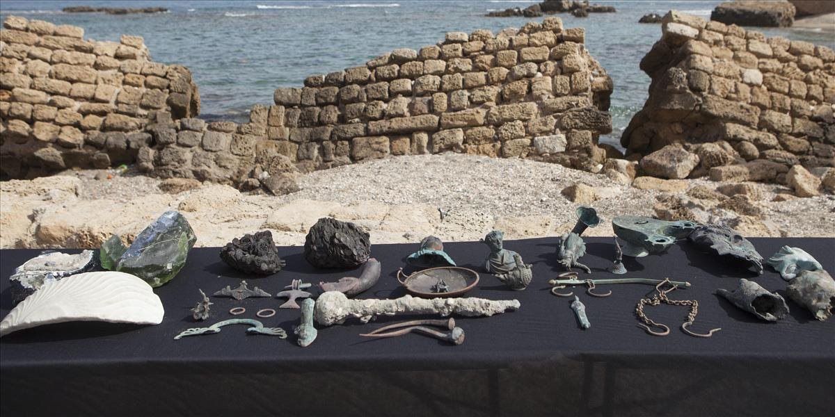FOTO a VIDEO Unikátny nález: Potápači našli pri izraelskom pobreží vrak lode, ukrýval poklad starý 1600 rokov