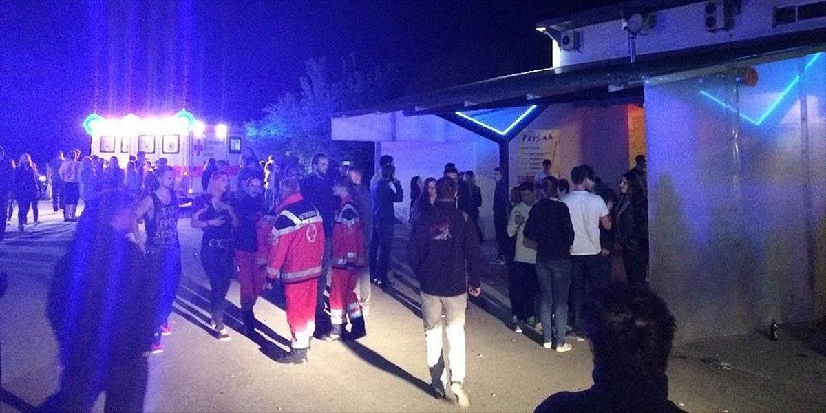 Niekto použil slzotvorný plyn na diskotéke v Nemecku: Zranilo sa 19 ľudí