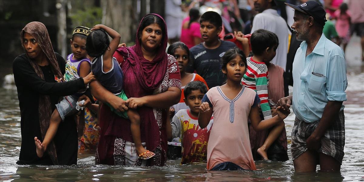 Po ničivých zosuvoch pôdy je na Srí Lanke nezvestných niekoľko stoviek ľudí