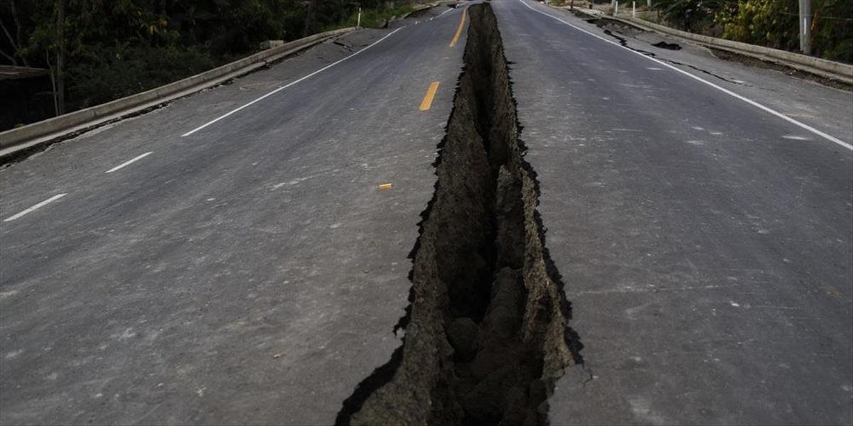 Ekvádor zasiahli dva silné otrasy zeme za jeden deň