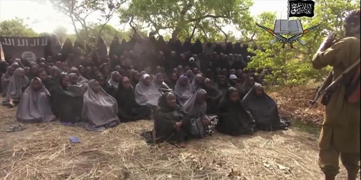 Našli prvú z vyše 200 nigérijských školáčok unesených skupinou Boko Haram
