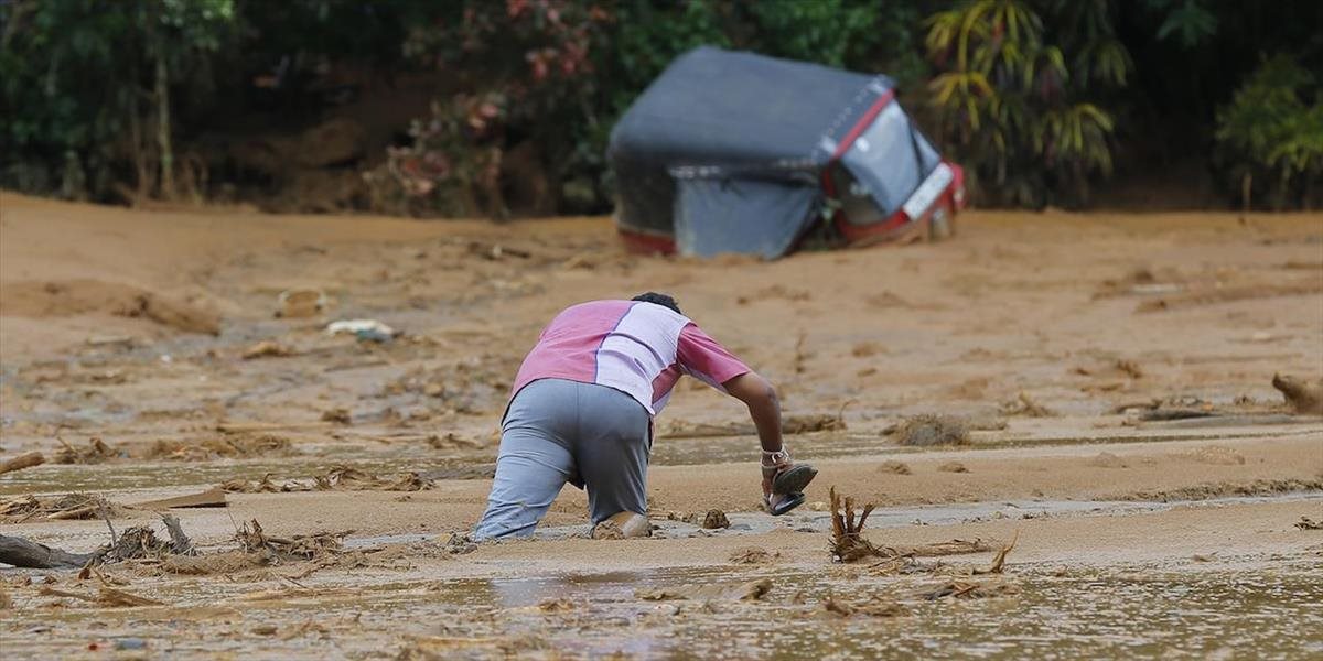 Prívalové dažde a zosuvy pôdy na Srí Lanke si vyžiadali najmenej 37 mŕtvych