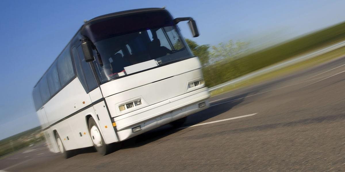 SaS a OĽaNO-NOVA nepresadili automatické licencie pre autobusy