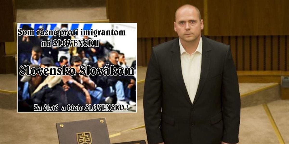 Ďalšie rasistické statusy Kotlebovcov na Facebooku: Nový poslanec Mora sa vyznamenal
