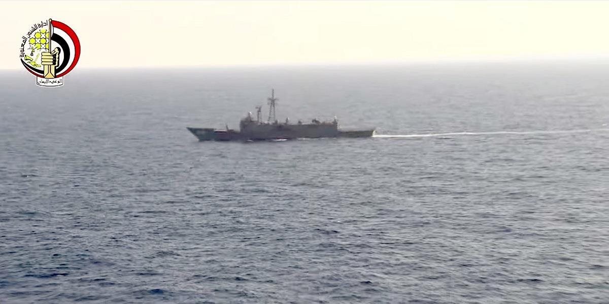Egypt hľadá čierne skrinky z havarovaného lietadla pomocou ponorky