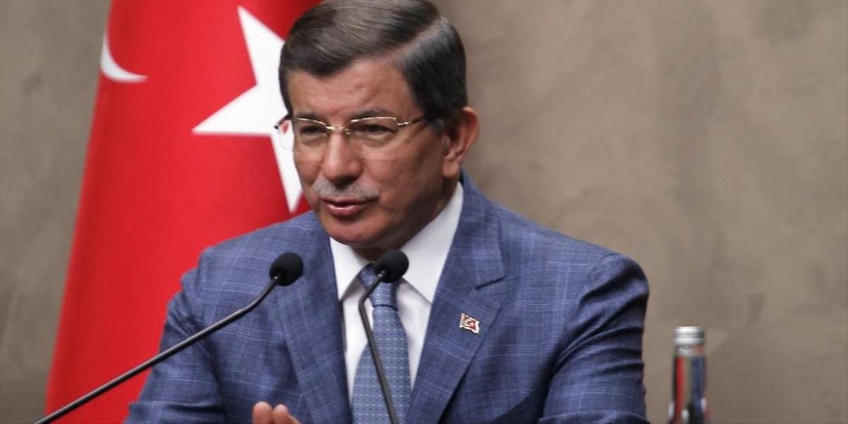 Turecký premiér Davutoglu odstúpil, vládu vytvorí spojenec prezidenta Erdogana