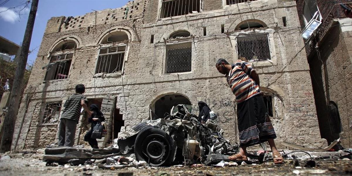 Dva samovražedné atentáty v Jemene si vyžiadali najmenej 45 obetí