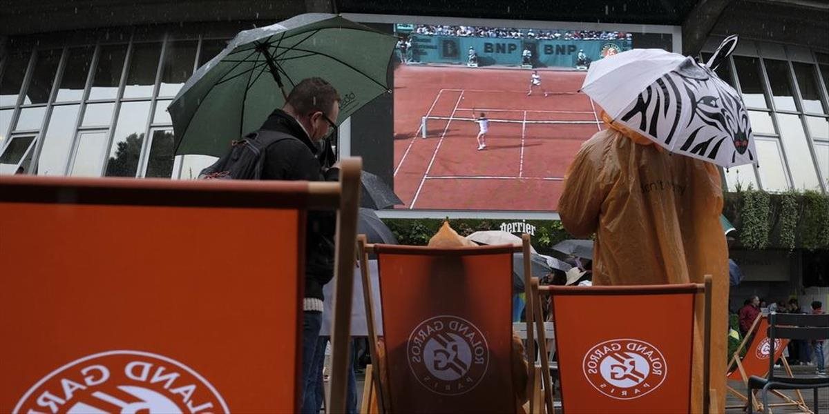 Roland Garros: V Paríži prší, zápasy Schmiedlovej a Kližana posunuli na 12.30
