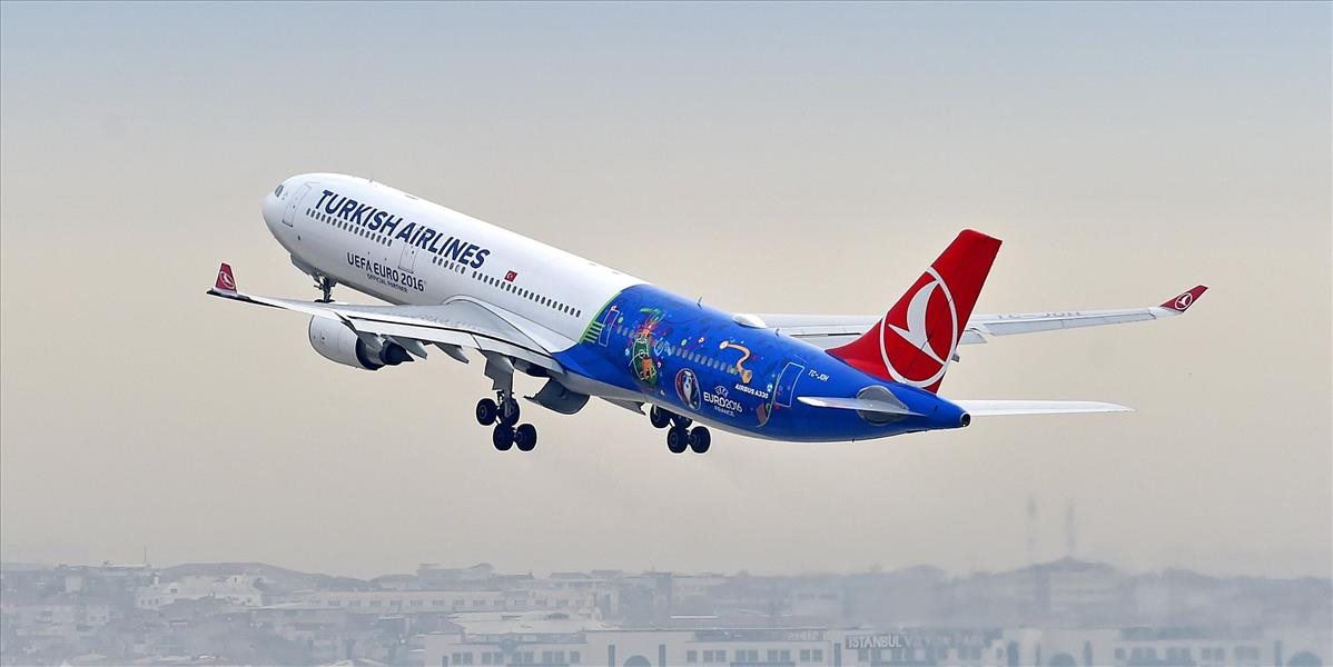 Lietadlo spoločnosti Turkish Airlines prehľadali kvôli bombovej hrozbe