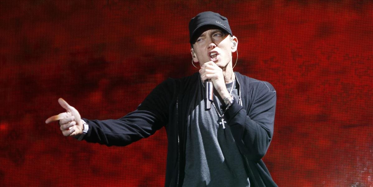 Eminem predáva stovky tehál zo svojho rodného domu, ponúka aj známky pre psov