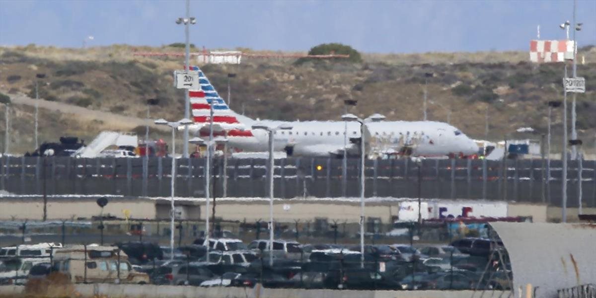 Pre bombovú hrozbu prehľadali v Los Angeles lietadlo spoločnosti American Airlines