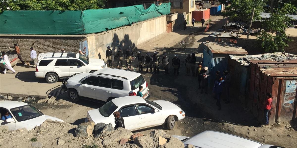 Samovražedný bombový útok v Kábule neprežilo desať ľudí
