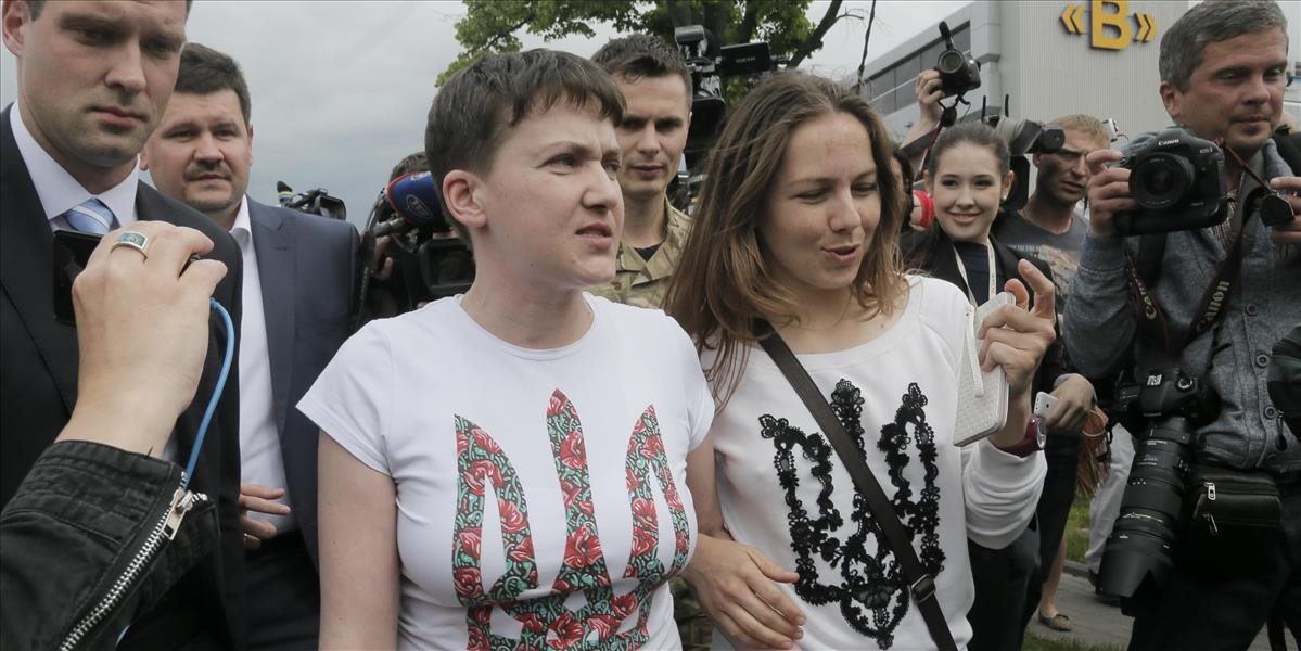FOTO a VIDEO Savčenková sa po 2 rokoch vrátila na Ukrajinu, je pripravená pracovať v parlamente