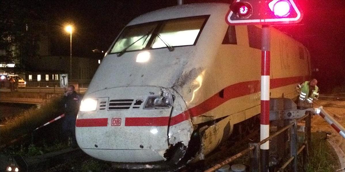 Vykoľajenie vlaku ochromilo premávku na trati medzi Linzom a Salzburgom
