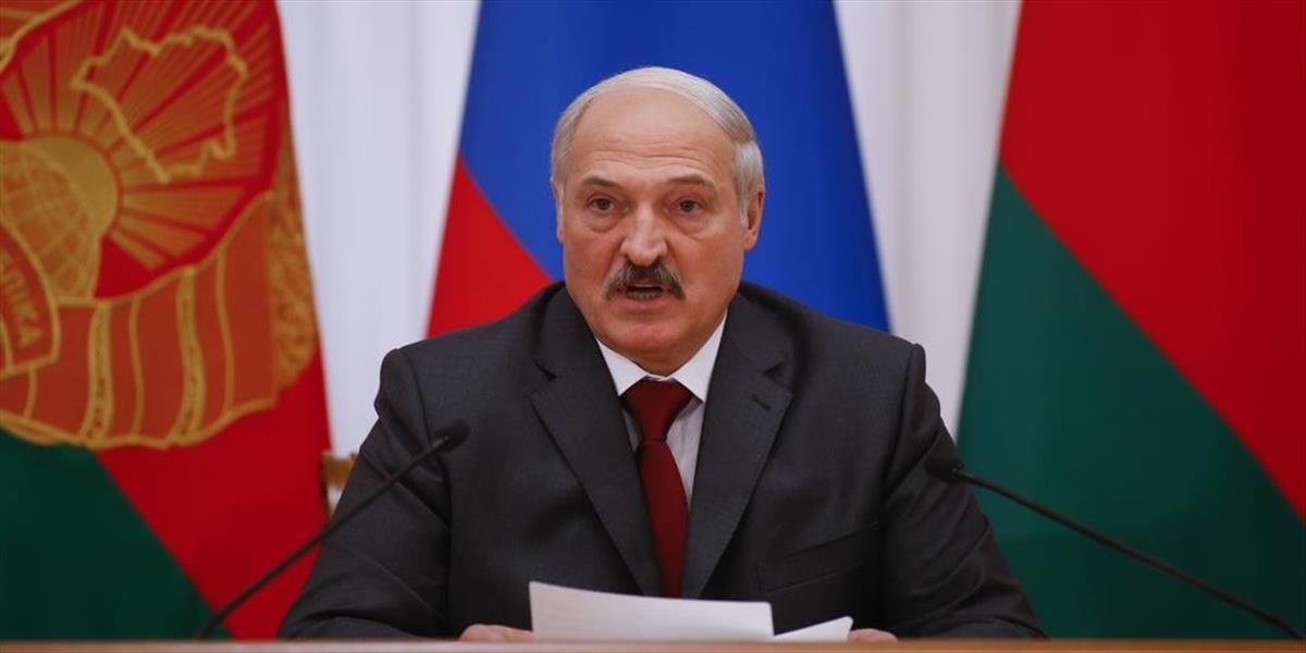 Lukašenko sa nahneval na hokejových funkcionárov: Kto nechce pracovať, pôjde zametať ulice