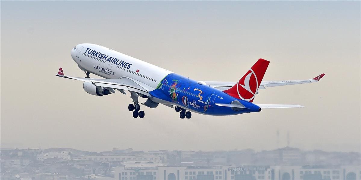 Let Turkish Airlines do Londýna musel núdzovo pristáť v Belehrade, na palube našli podozrivý tablet