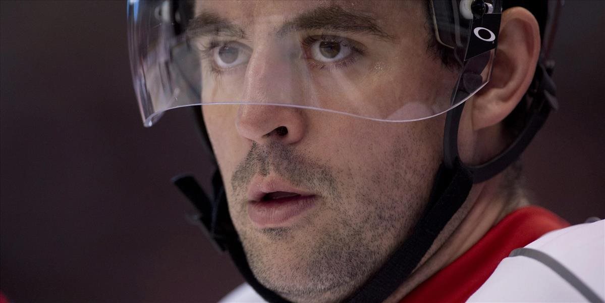 NHL: Chris Phillips po 19 rokoch v Ottawe ukončil profesionálnu kariéru