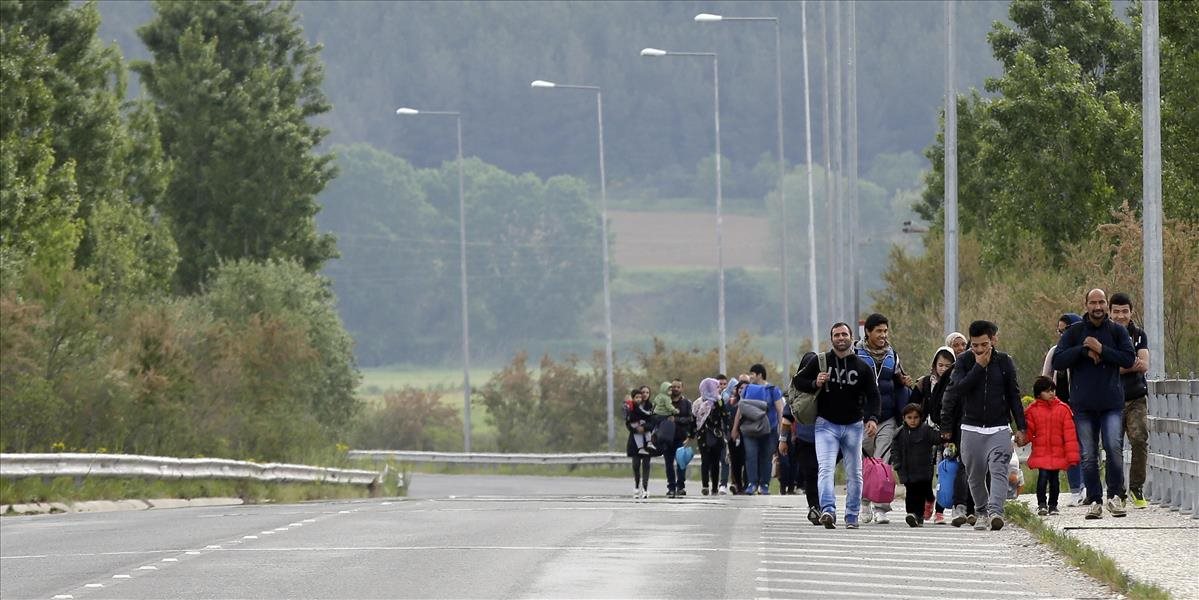 Švédi zadržali 5 migrantov, prišli z Dánska pešo cez Öresundský most