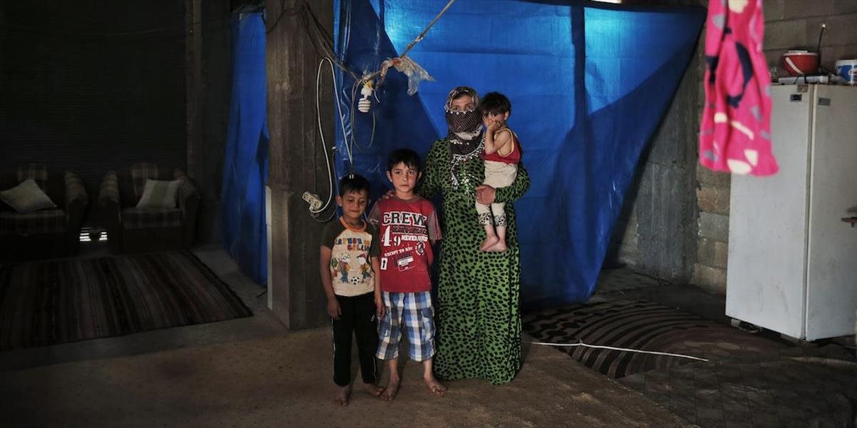V obliehaných oblastiach Sýrie žije asi 592 700 ľudí