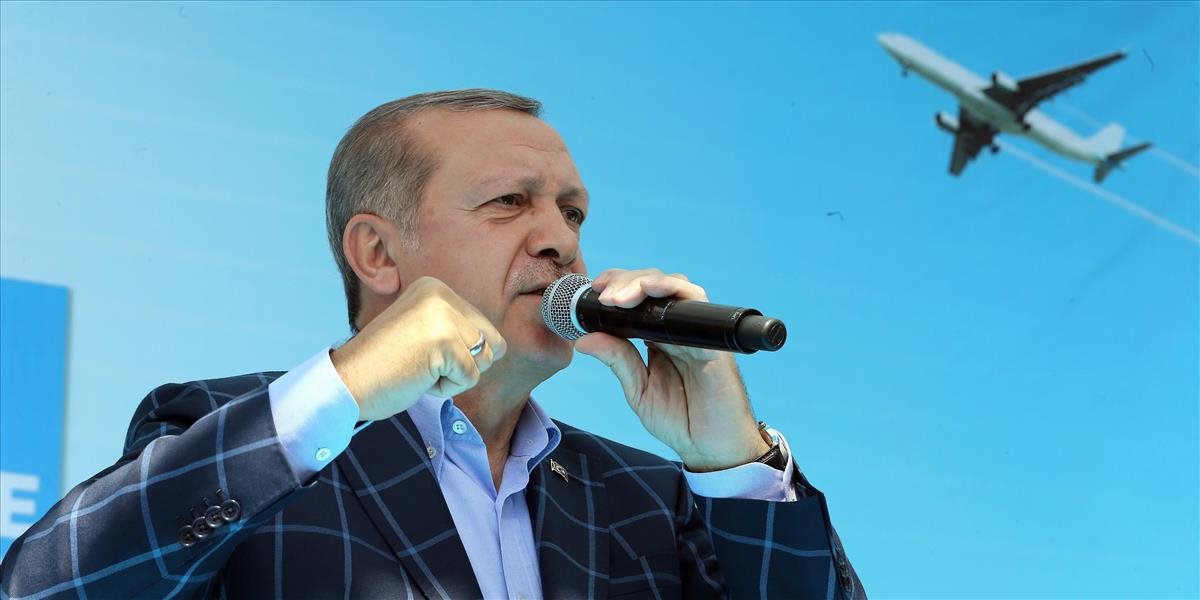 Erdogan plánuje na dnes veľkú manifestáciu k výročiu dobytia Konštantínopola