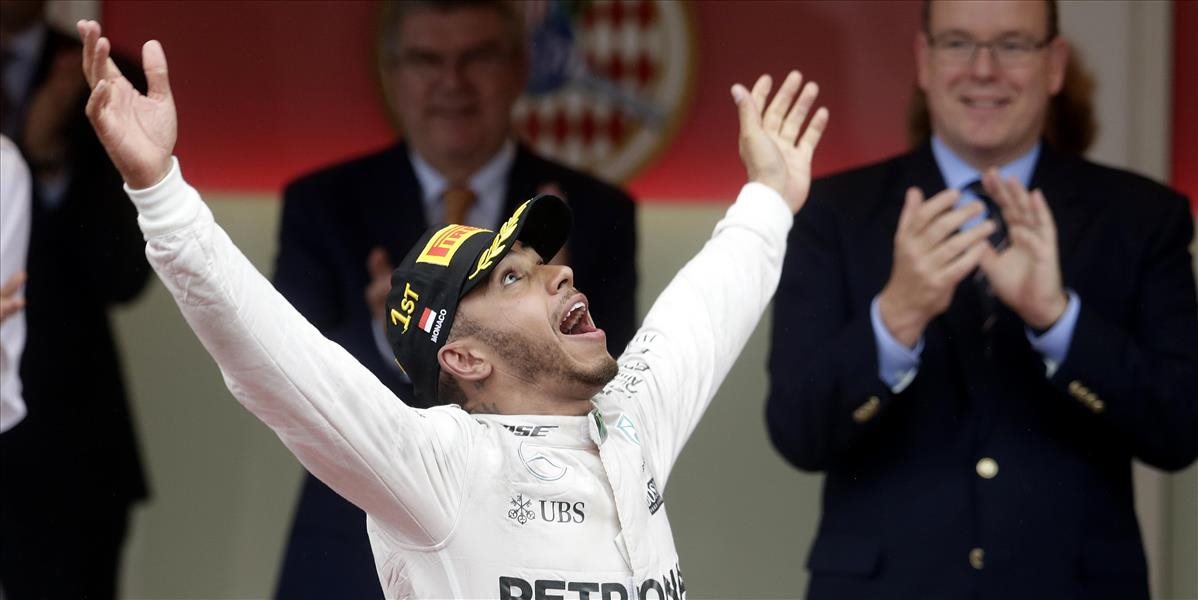 F1: Víťazom dramatickej VC Monaka sa stal Hamilton