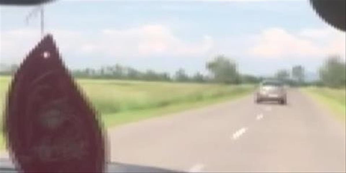 VIDEO Šialená jazda z pruhu do pruhu: Opitá vodička s 2,5 promile zabila len 20-ročnú ženu