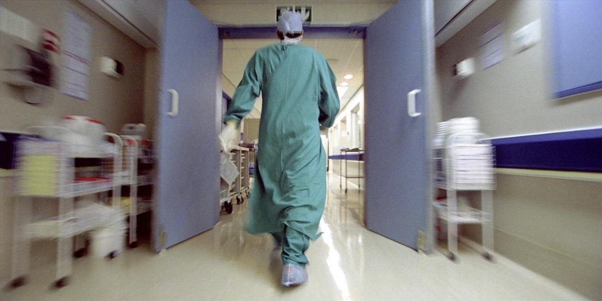 Rumunsko obvinilo 77 lekárov v prípade brania úplatkov