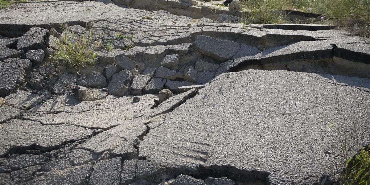 Ostrovy ležiace na juhu Japonska zasiahlo silné zemetrasenie, obete nehlásia