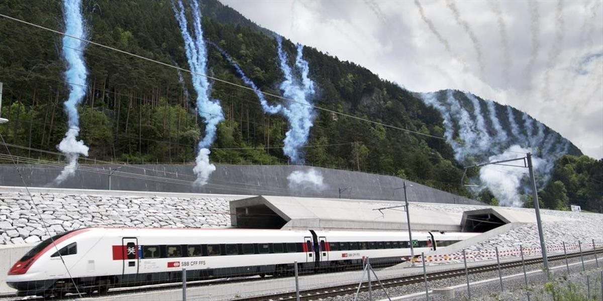 FOTO a VIDEO Vo švajčiarskych Alpách otvorili najdlhší a najhlbší tunel na svete: Má 57 kilometrov