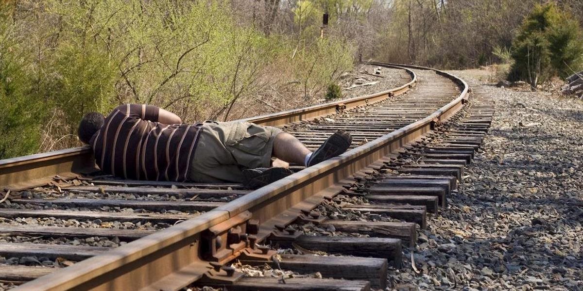 Muž v Bratislave neprežil zrážku s vlakom